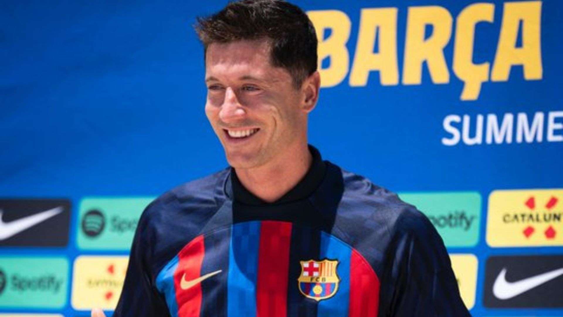 借其出色的 借其出色的